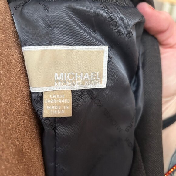 Michael Kors Men’s Double-Breasted Coat – Classic Brown Herringbone Trench, Size - Picture 4 of 4